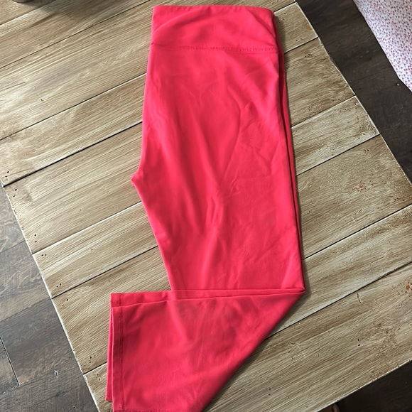 Fabletics Pants - Fabletics pink capri leggings size large